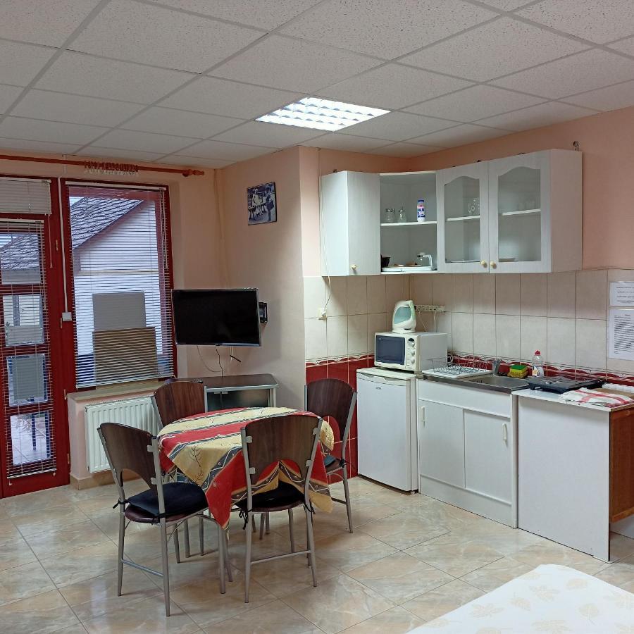 Livia Apartman Bük Екстериор снимка
